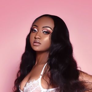 Meet your Posher, Miya